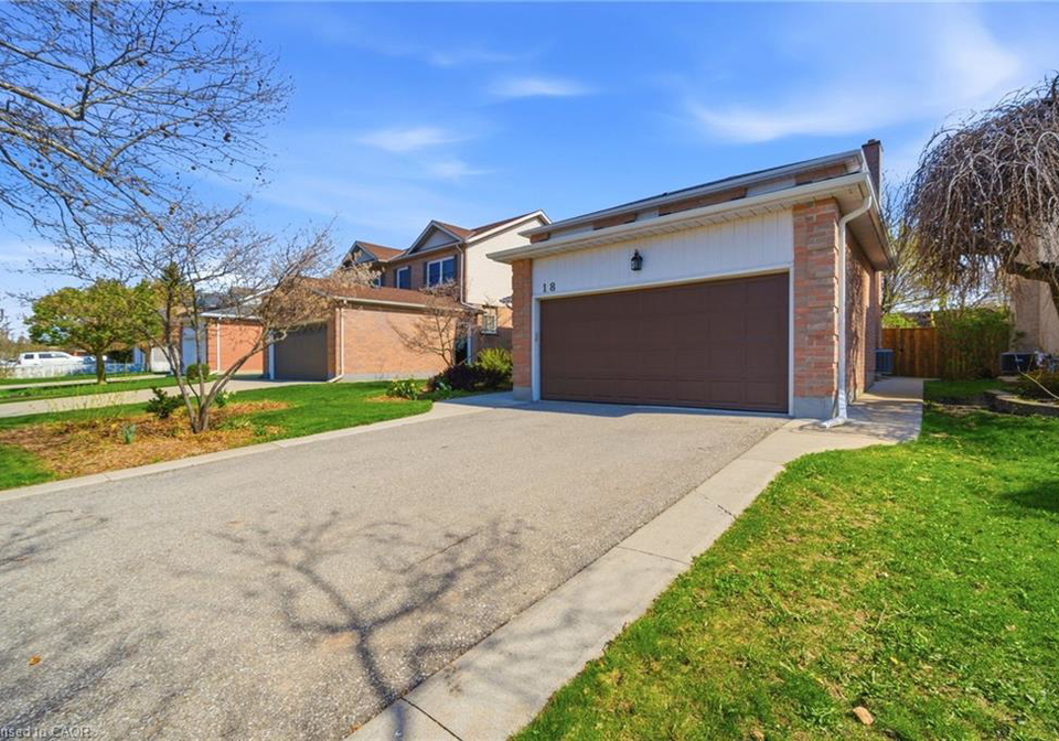 18-northforest-trail-kitchener-ontario-40827060