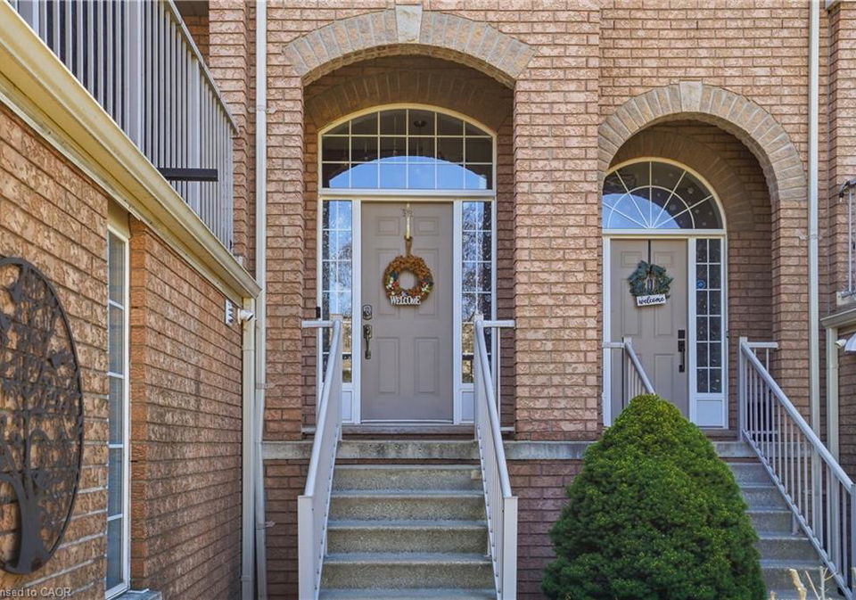 176-livingston-avenue-grimsby-ontario-40827061