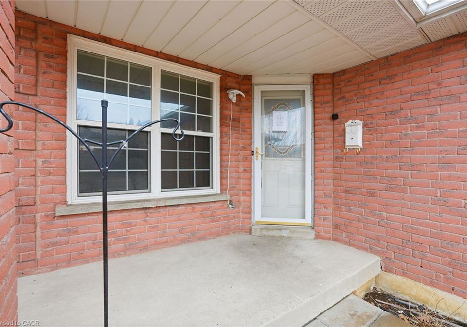 560-steeple-hill-pickering-ontario-40827226