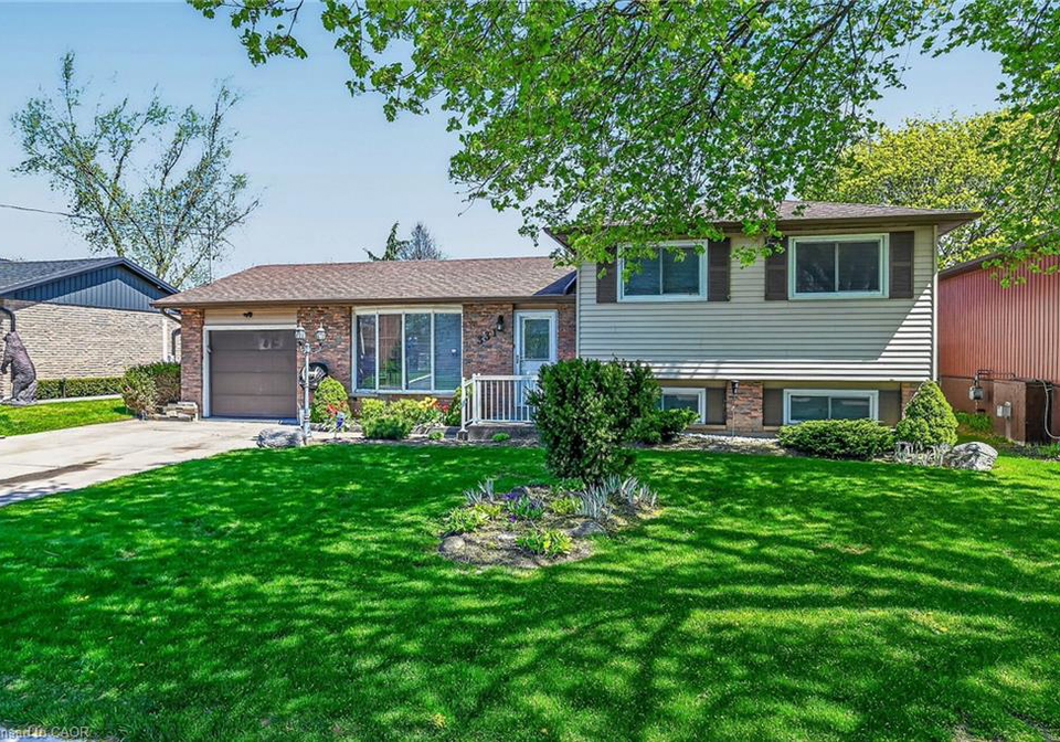 331-maccrae-drive-caledonia-ontario-40827267