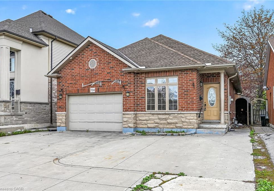 704-stone-church-road-e-hamilton-ontario-40827366