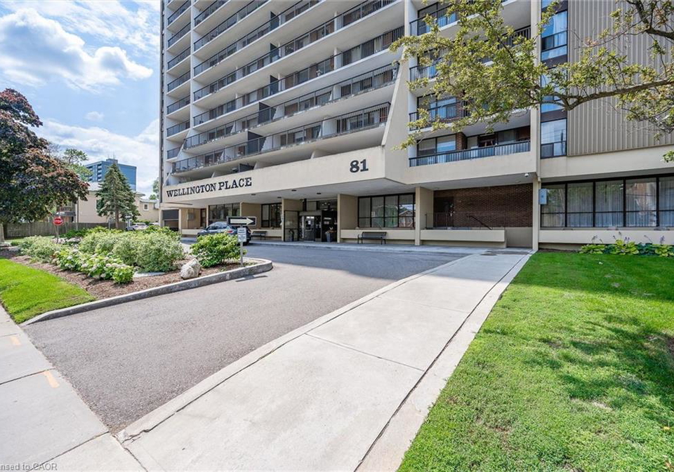 81-church-street-kitchener-ontario-40827468