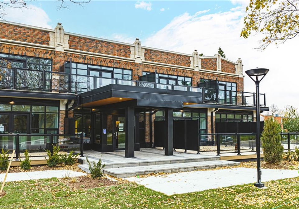 555-sanatorium-road-hamilton-ontario-40827501