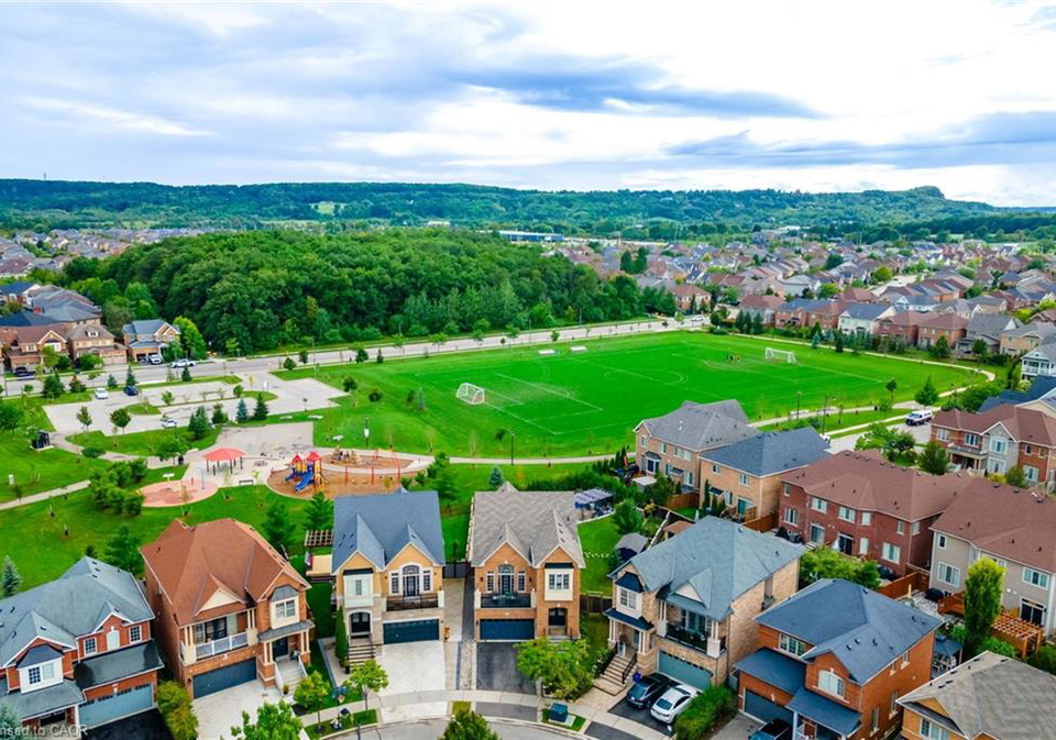 200-giddings-crescent-milton-ontario-40827504