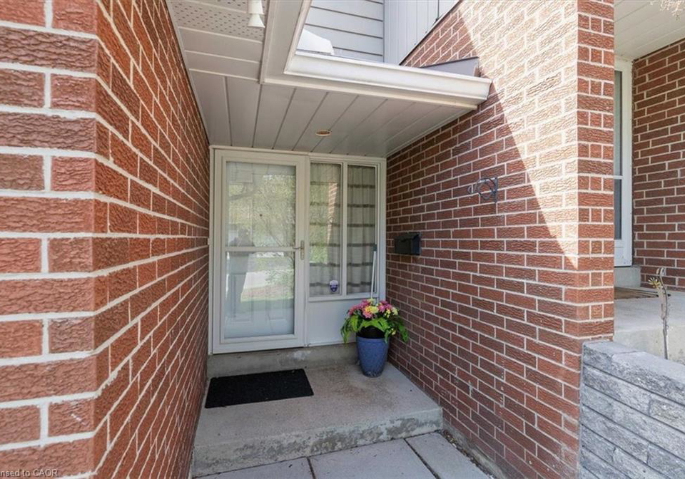 16-hadati-road-guelph-ontario-40827539