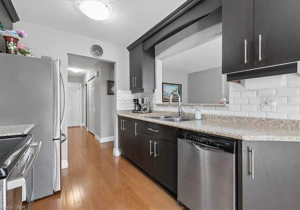 16-hadati-road-guelph-ontario-40827539