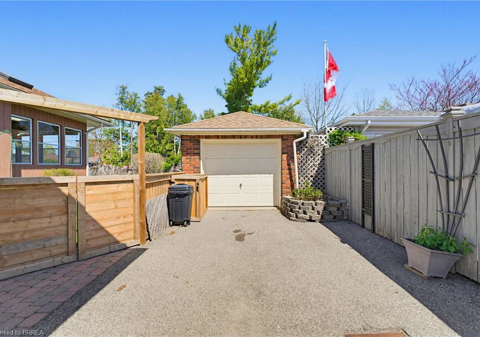 90-henderson-avenue-brantford-ontario-40827557