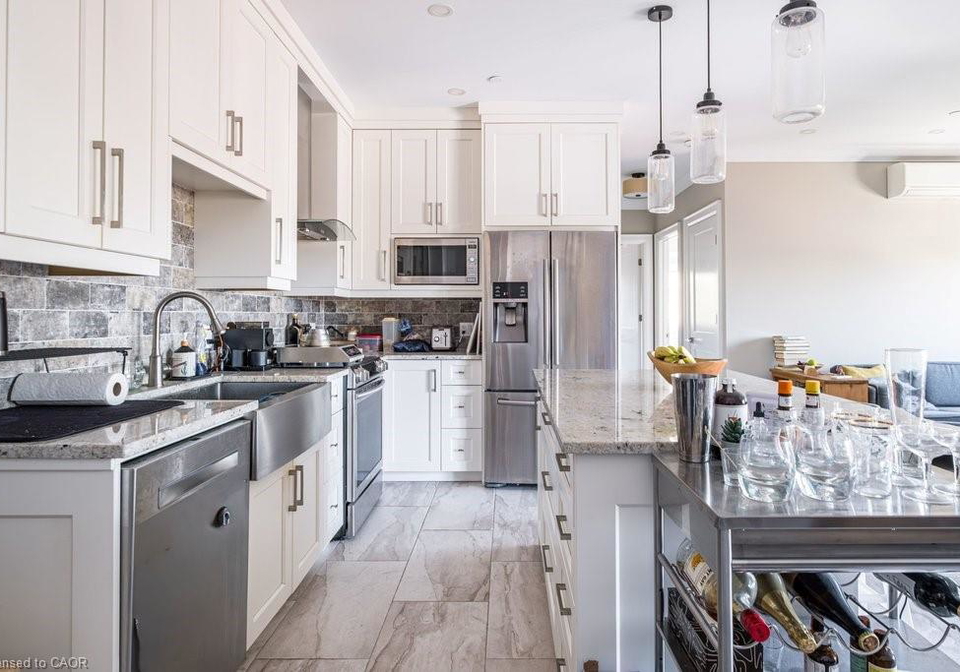 208-bold-street-hamilton-ontario-40827574