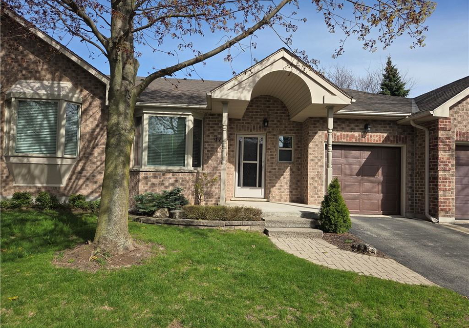 47-greentrail-drive-mount-hope-ontario-40827624