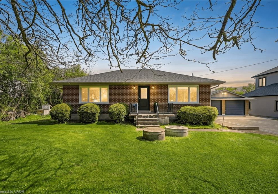 9095-eight-line-line-georgetown-ontario-40827639