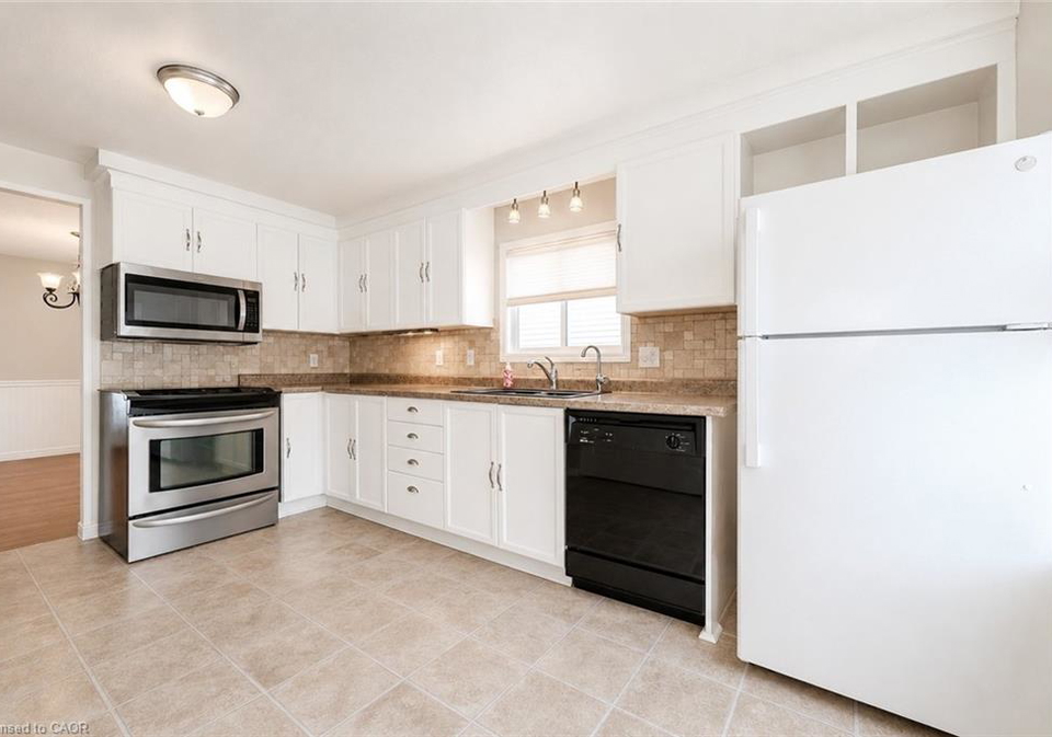 3-rolling-brook-lane-new-hamburg-ontario-40827666