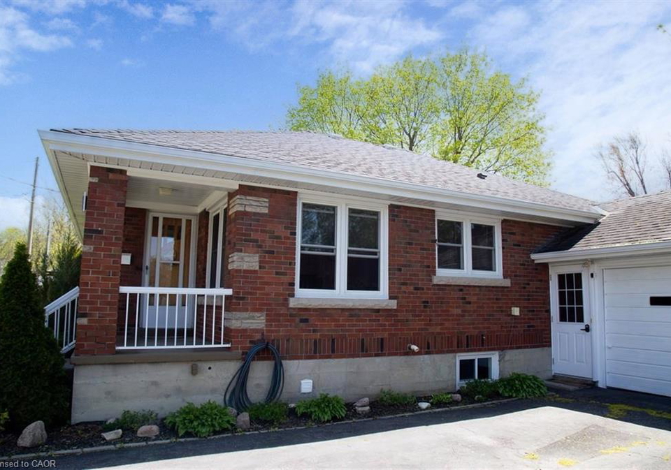 42-hawthorne-avenue-simcoe-ontario-40827712