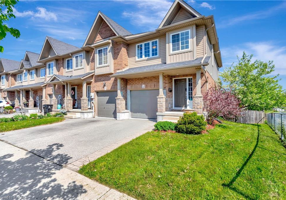 935-zeller-crescent-kitchener-ontario-40827754