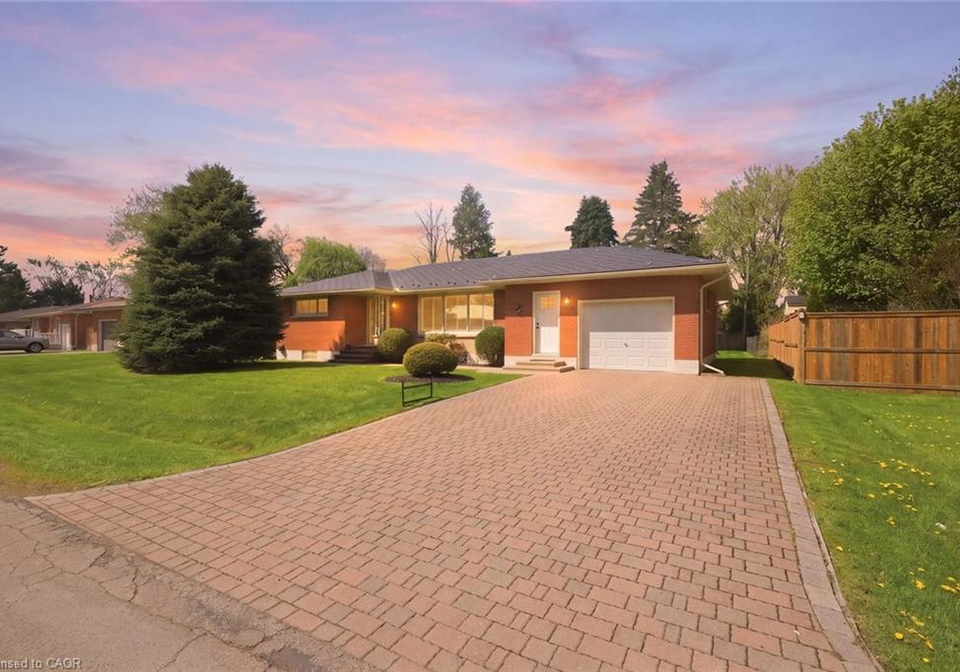 256-montclair-crescent-waterford-ontario-40827823