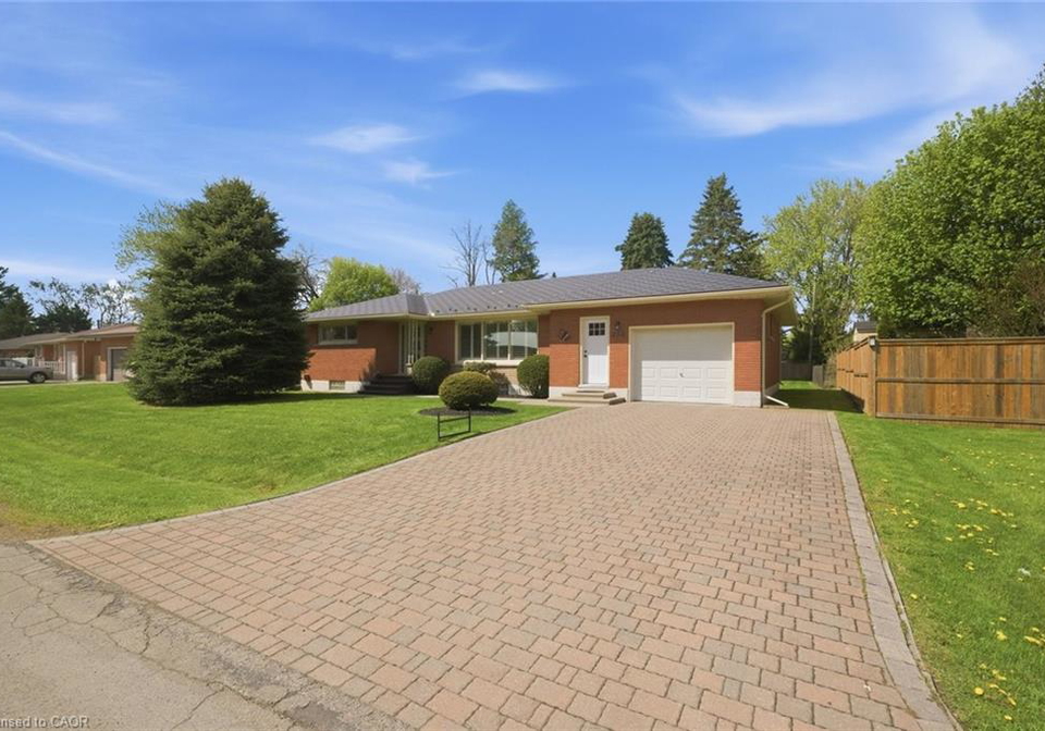 256-montclair-crescent-waterford-ontario-40827823