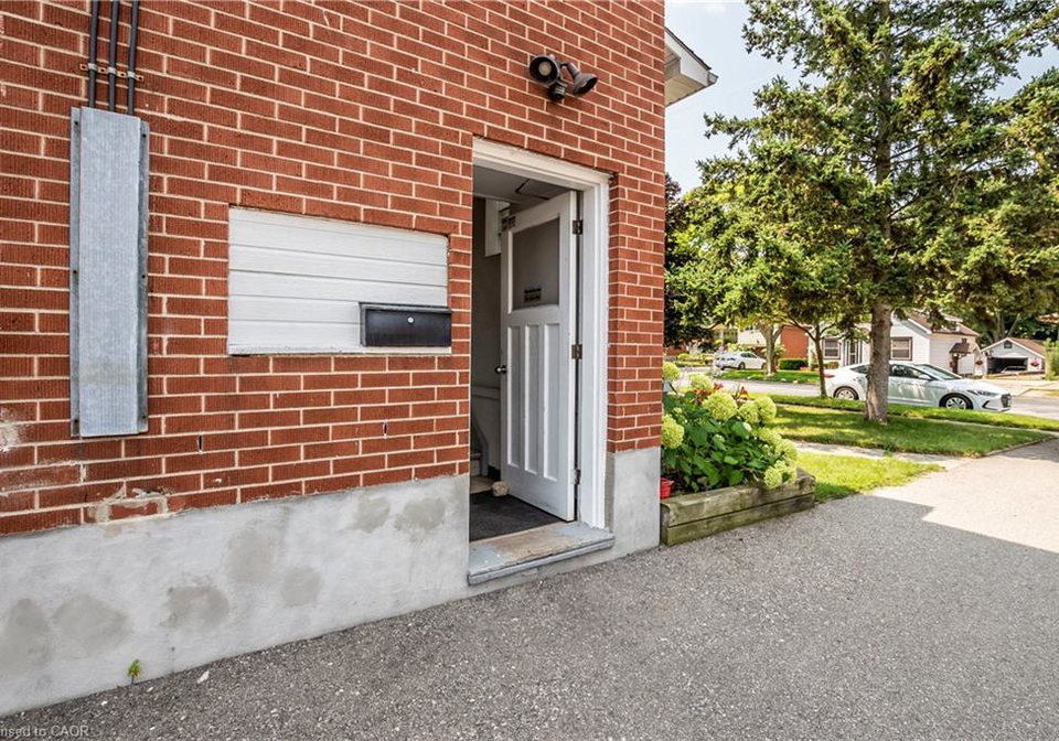 43-sixth-avenue-kitchener-ontario-40827845