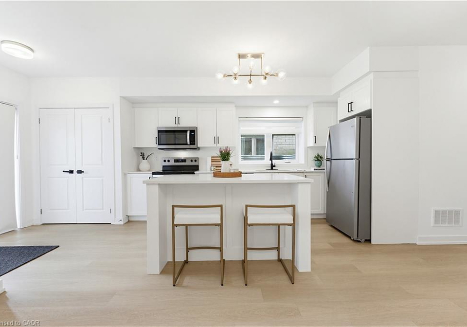 205-west-oak-trail-kitchener-ontario-40827873