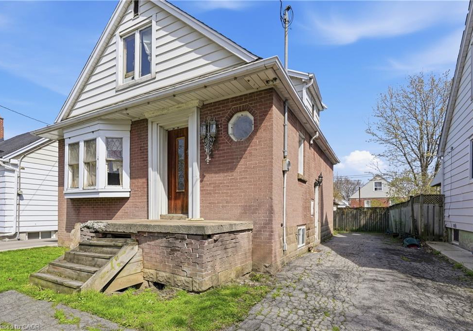 145-auburn-avenue-hamilton-ontario-40827944