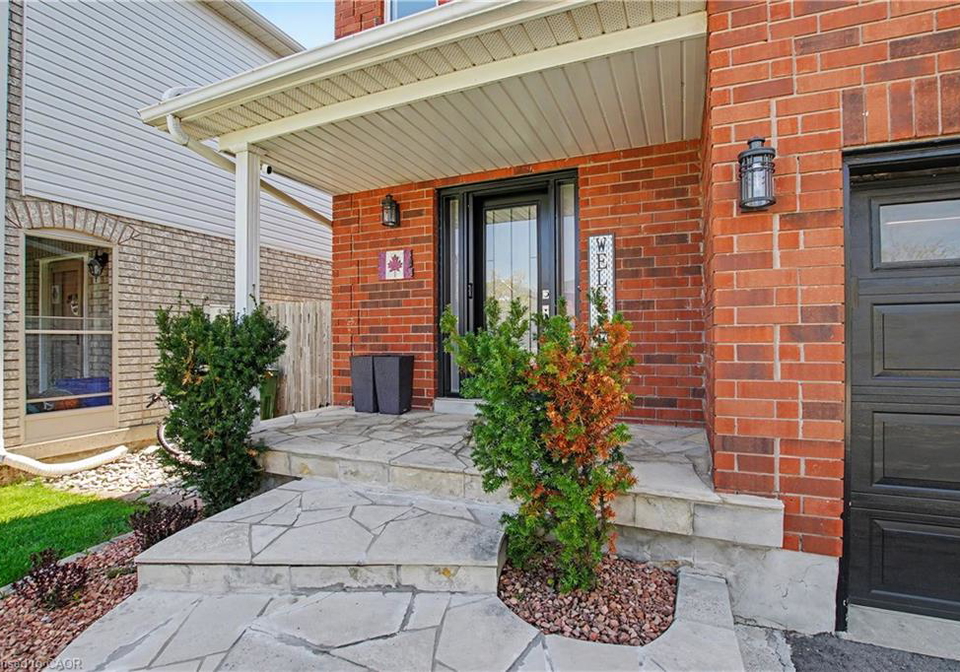 22-waterwheel-crescent-waterdown-ontario-40827982