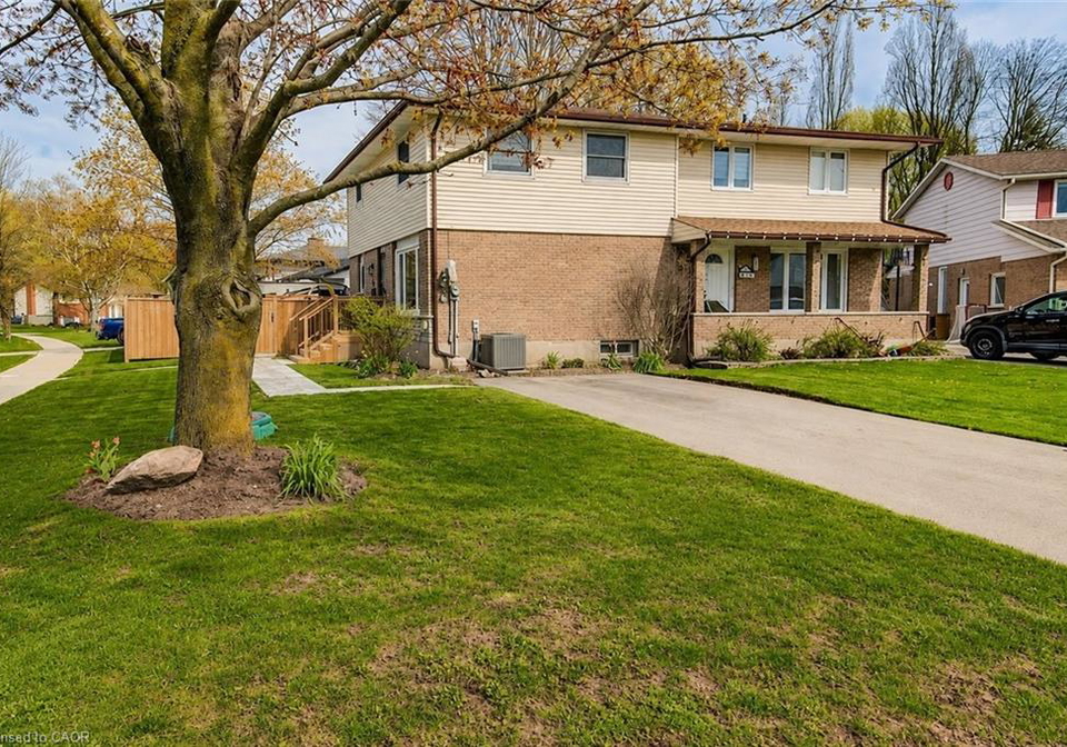 35-mockingbird-drive-elmira-ontario-40828013