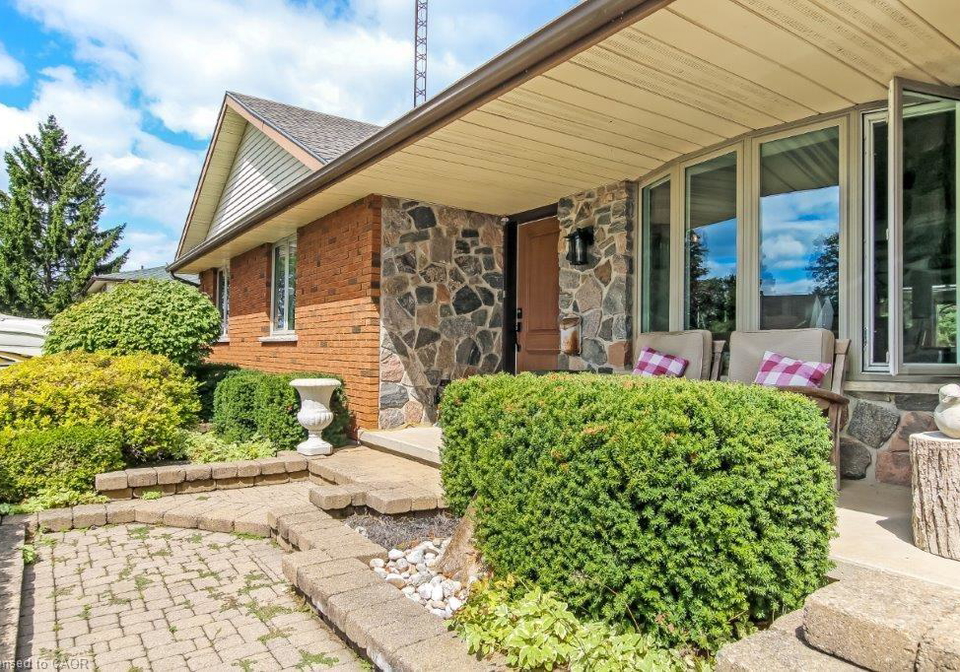 4-donjon-boulevard-port-dover-ontario-40828123