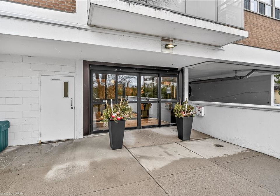 212-kerr-street-oakville-ontario-40828166