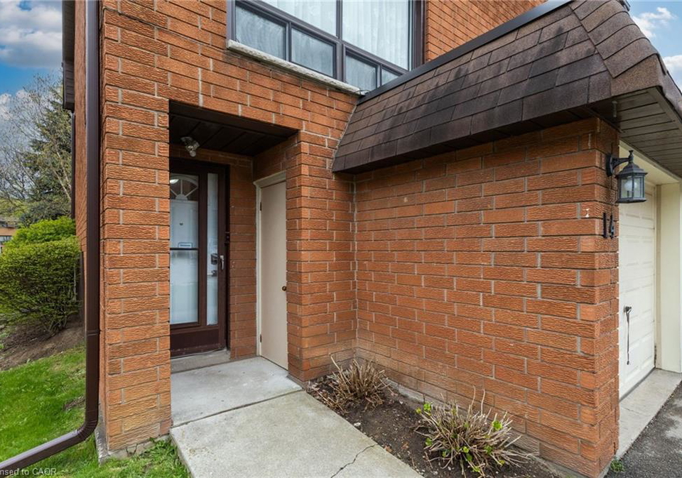 444-stone-church-road-w-hamilton-ontario-40828185