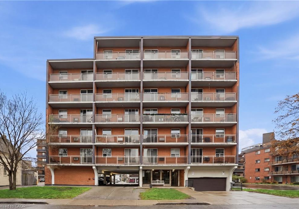 30-summit-avenue-hamilton-ontario-40828206
