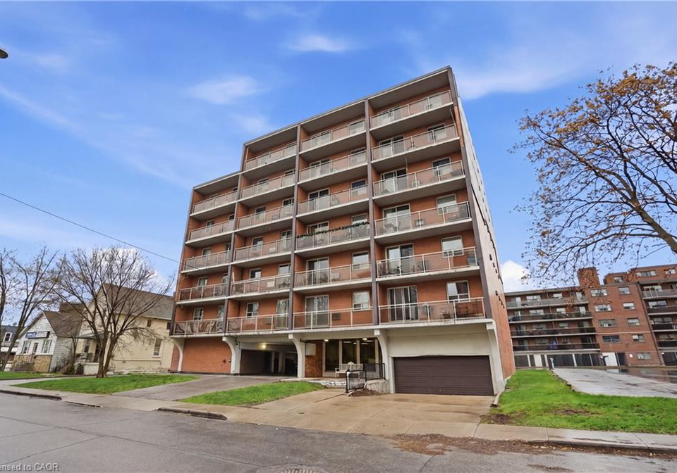30-summit-avenue-hamilton-ontario-40828206