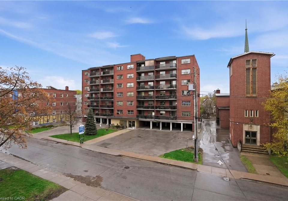 30-summit-avenue-hamilton-ontario-40828206