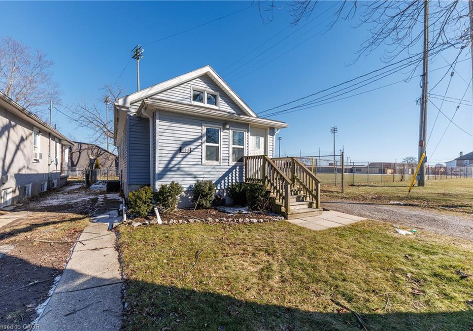 108-burgar-street-welland-ontario-40828235