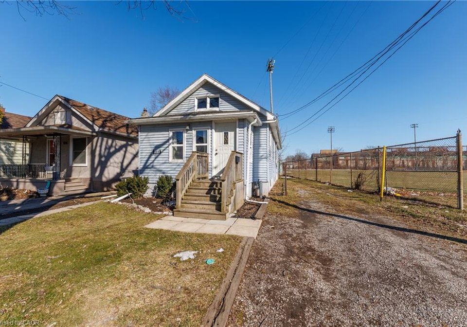 108-burgar-street-welland-ontario-40828235