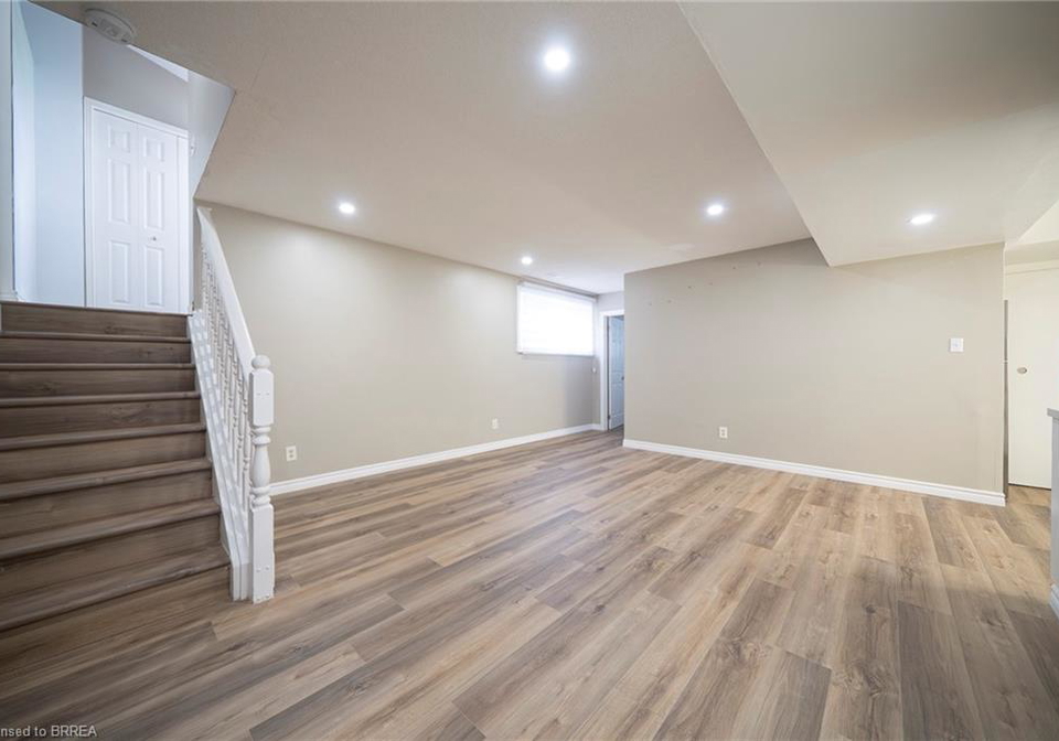 53-memorial-drive-brantford-ontario-40828237