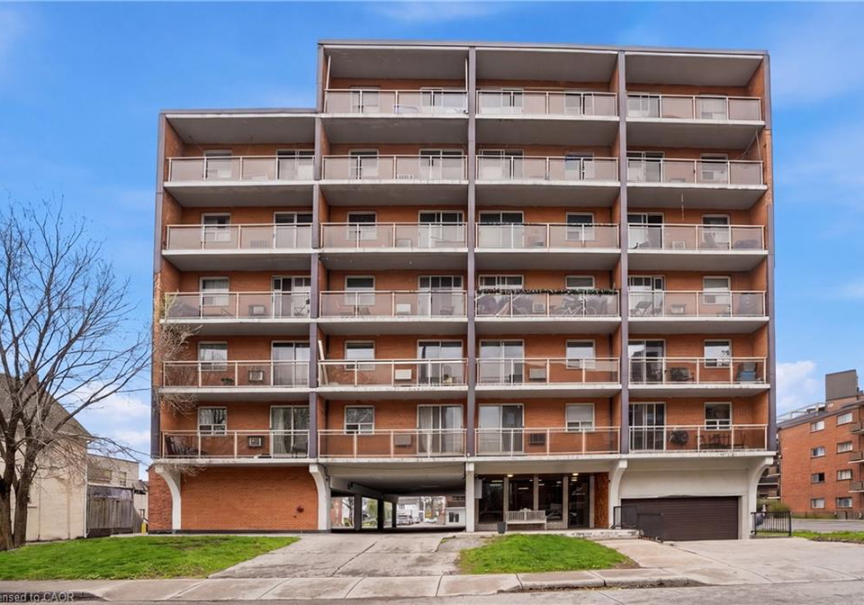 30-summit-avenue-hamilton-ontario-40828257