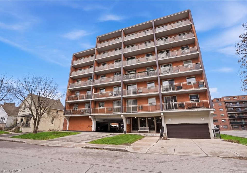 30-summit-avenue-hamilton-ontario-40828257