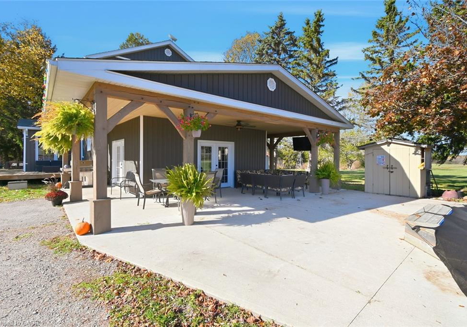 9043-ridge-road-niagara-falls-ontario-40828280