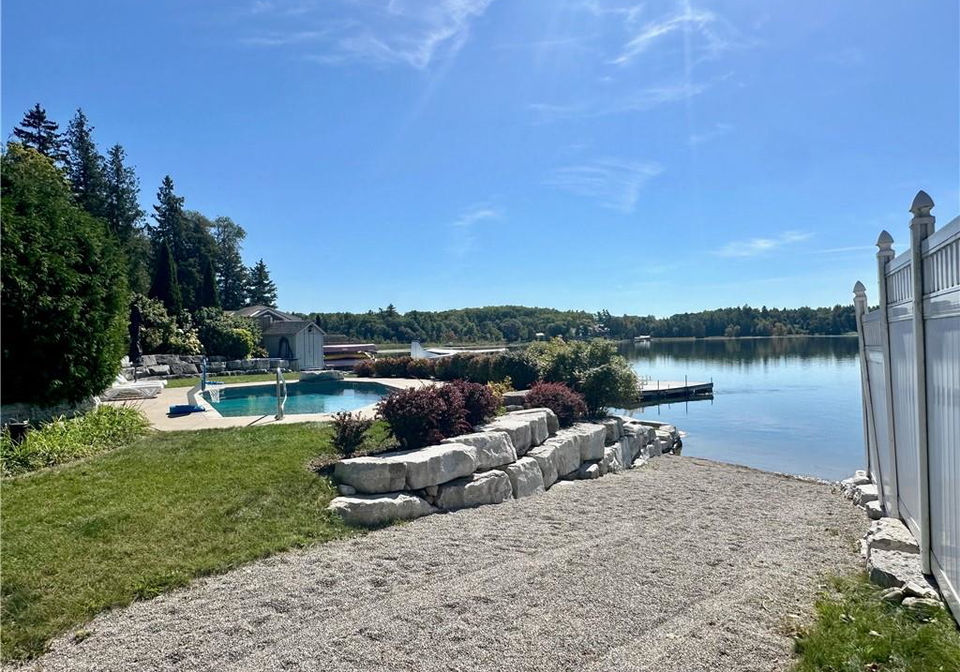 11-lake-avenue-cambridge-ontario-40828298
