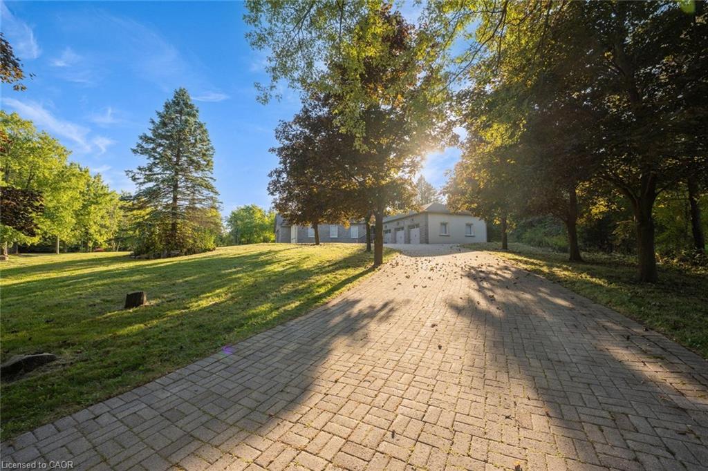 8-ridgewood-drive-richmond-hill-ontario-40828347