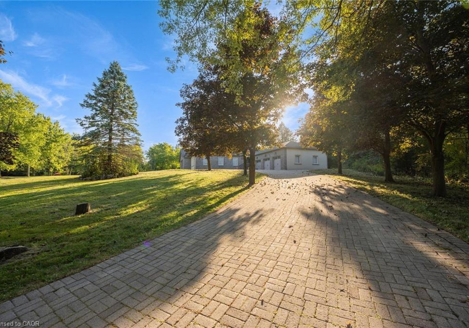 8-ridgewood-drive-richmond-hill-ontario-40828347