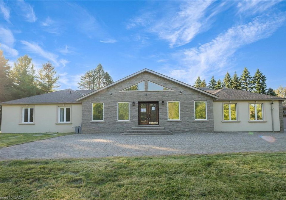 8-ridgewood-drive-richmond-hill-ontario-40828347