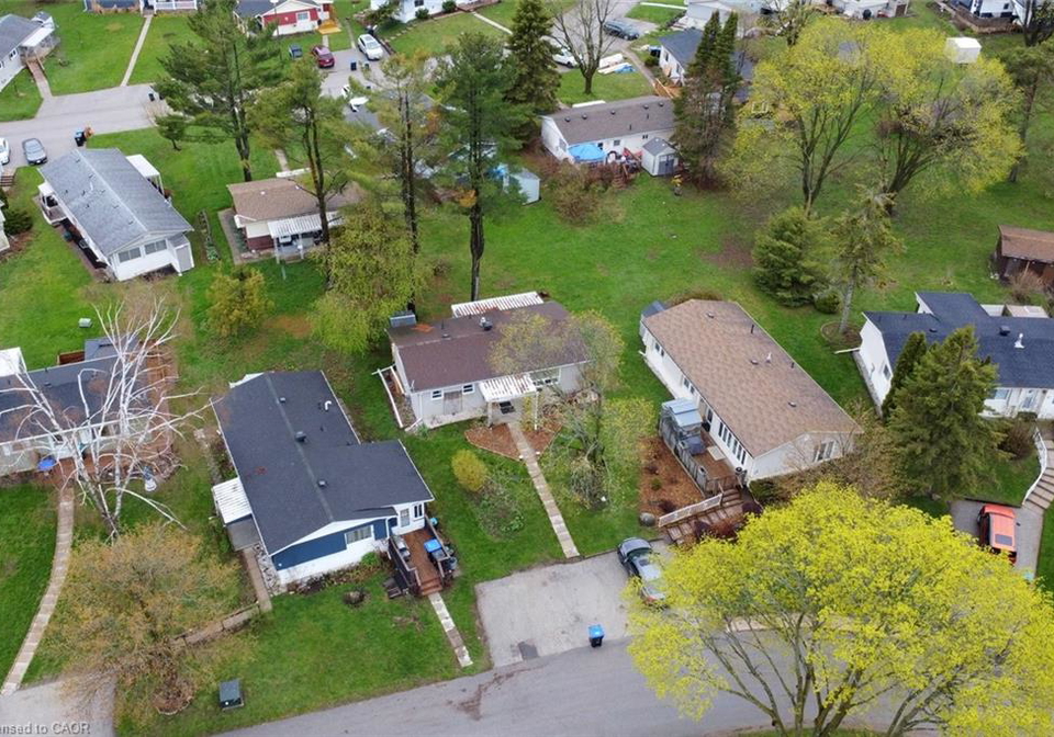 16-mimosa-crescent-innisfil-ontario-40828369