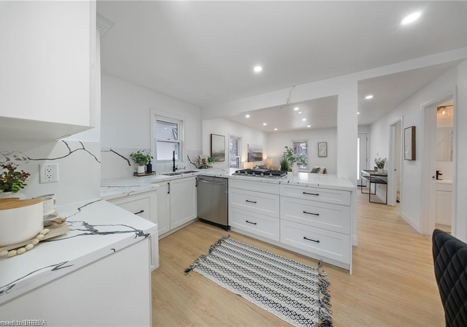 111-victoria-street-brantford-ontario-40828393