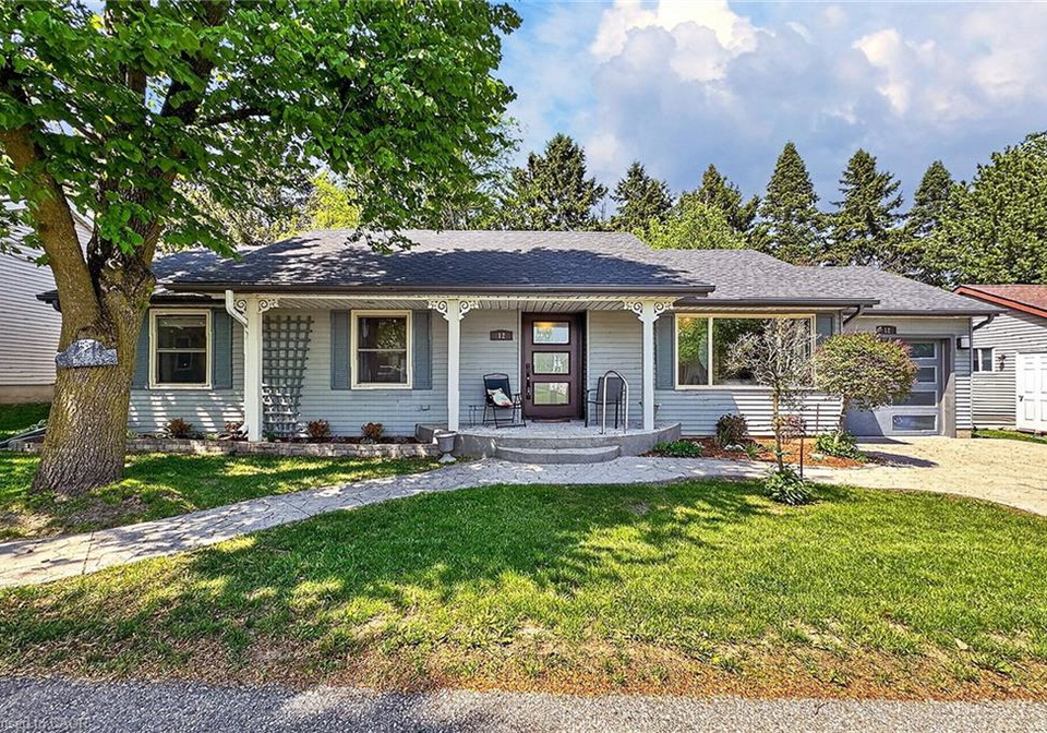 12-fieldstone-walk-new-hamburg-ontario-40828405