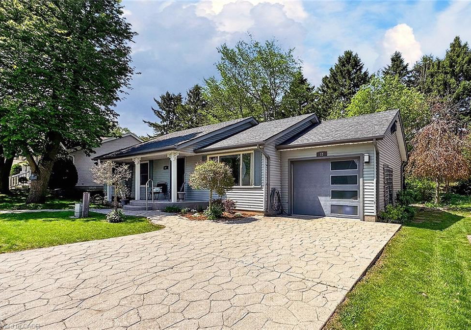 12-fieldstone-walk-new-hamburg-ontario-40828405