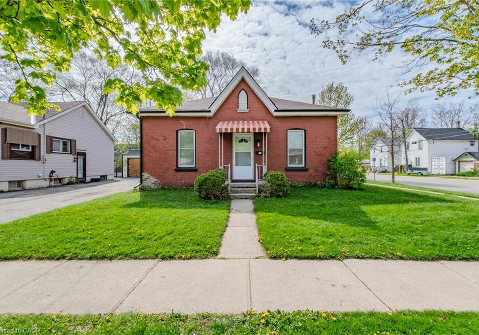 68-sherwood-drive-brantford-ontario-40828407