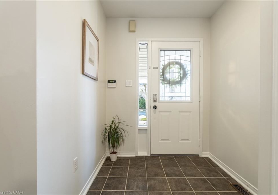 53-dills-crescent-milton-ontario-40828495