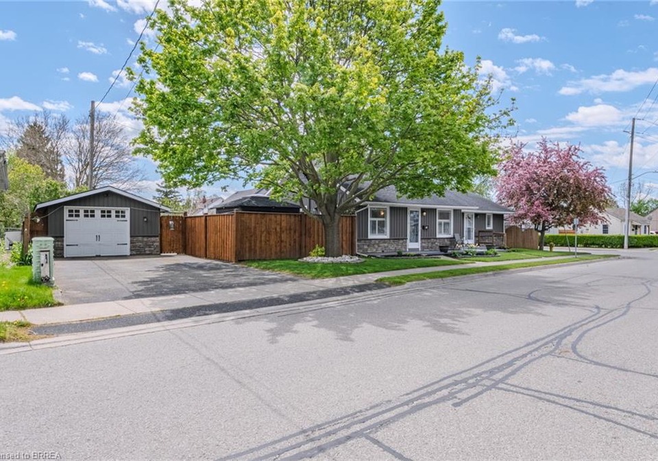 36-crandell-avenue-brantford-ontario-40828503