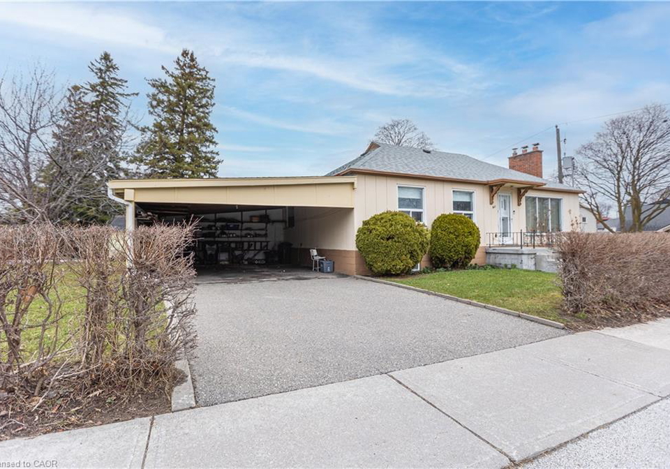 1-snaresbrook-drive-toronto-ontario-40828520