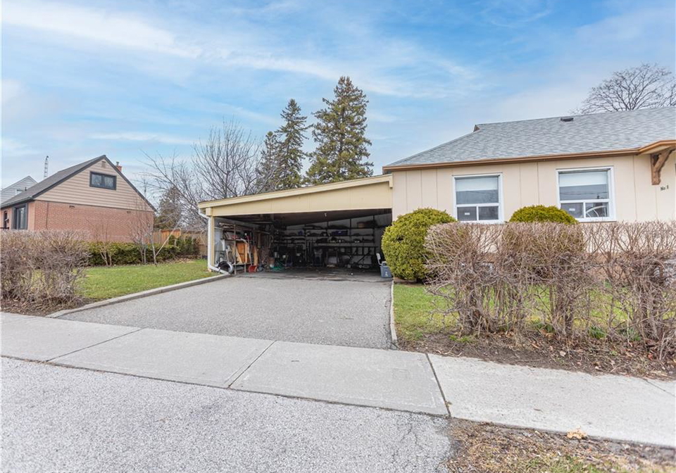 1-snaresbrook-drive-toronto-ontario-40828520