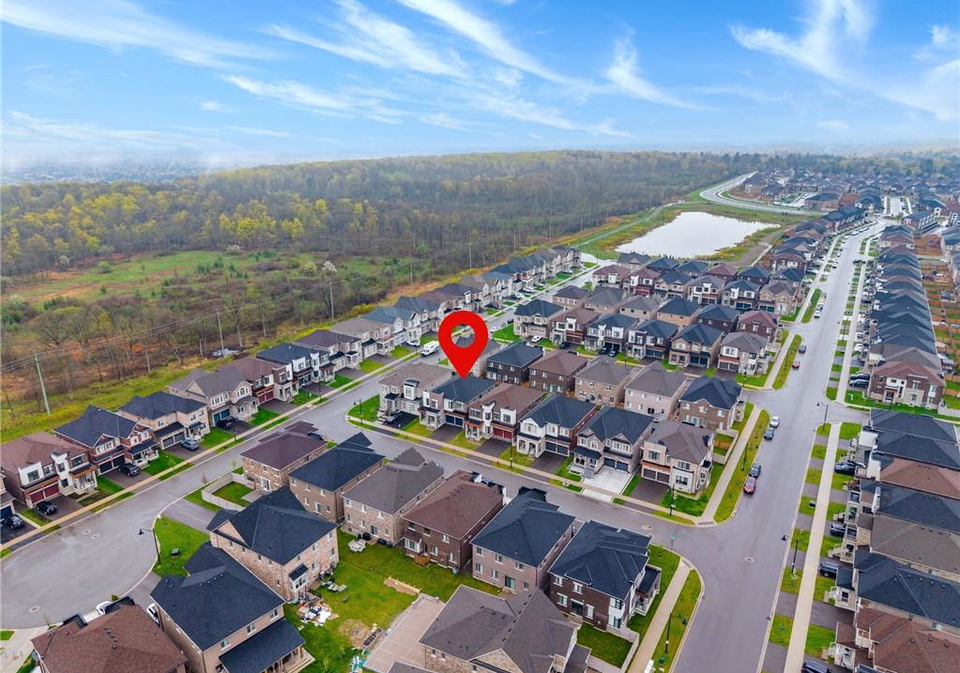 20-zimmerman-garden-waterdown-ontario-40828589